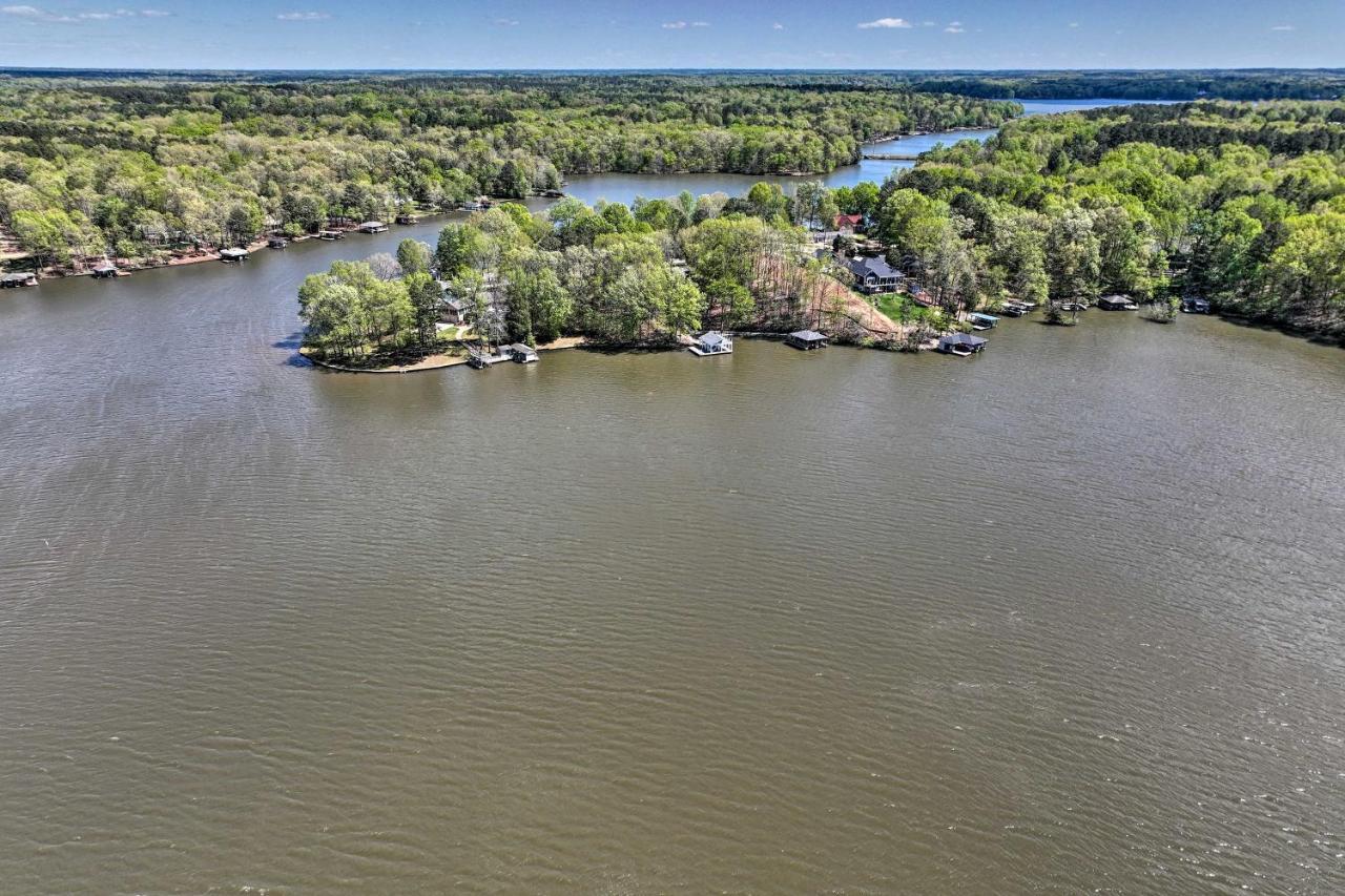 Waterfront Cottage With Boat Dock And 3 Decks! Bracey Exterior photo